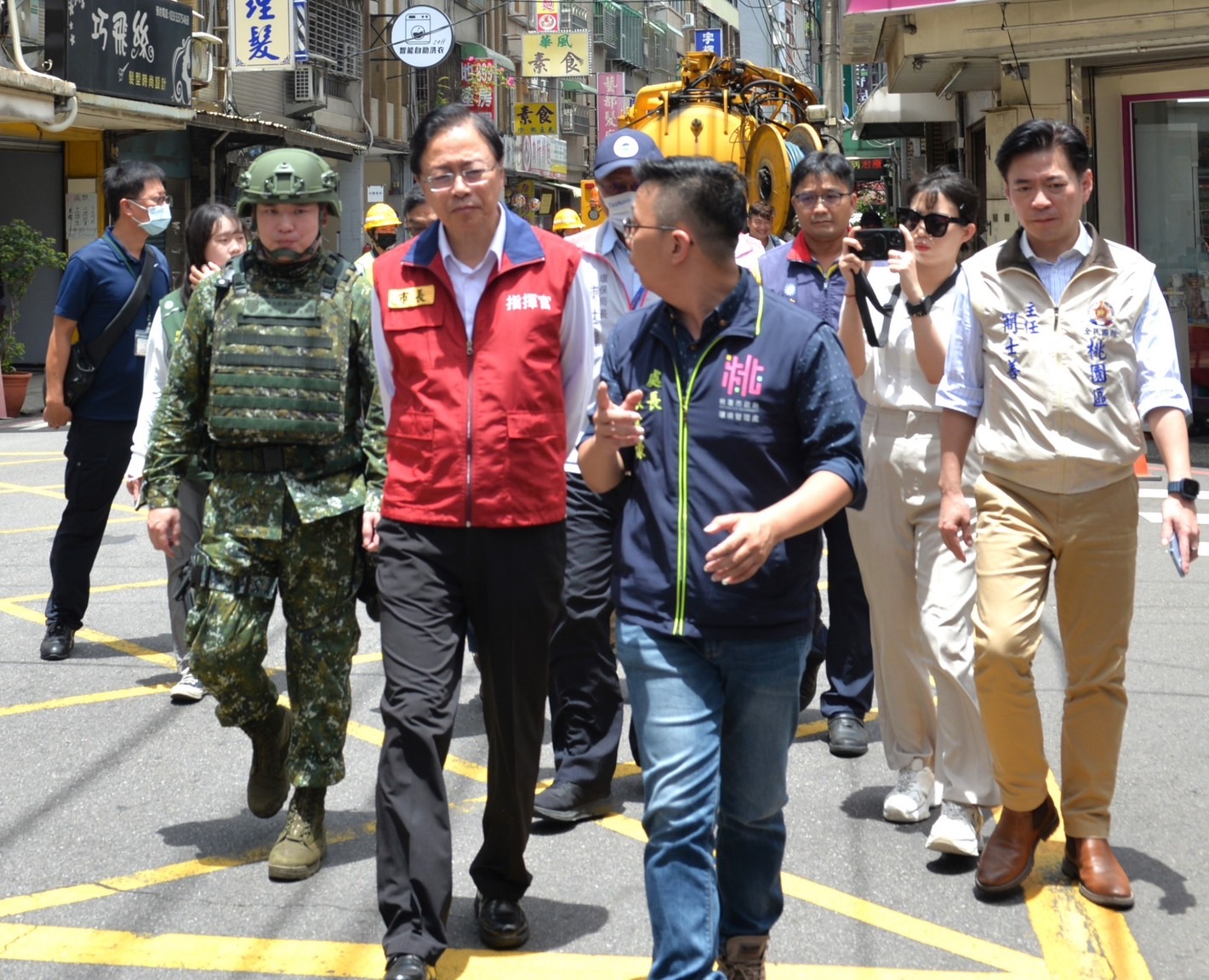 凱米颱風當前 桃環保局動員加強道路側溝清淤8.jpg